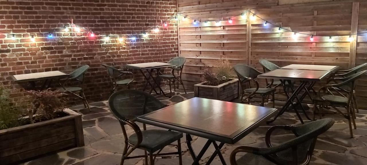 Auberge Des Remparts 페론네 외부 사진