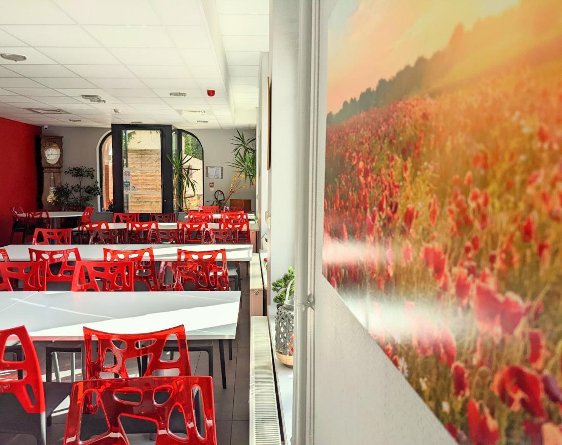 Auberge Des Remparts 페론네 외부 사진
