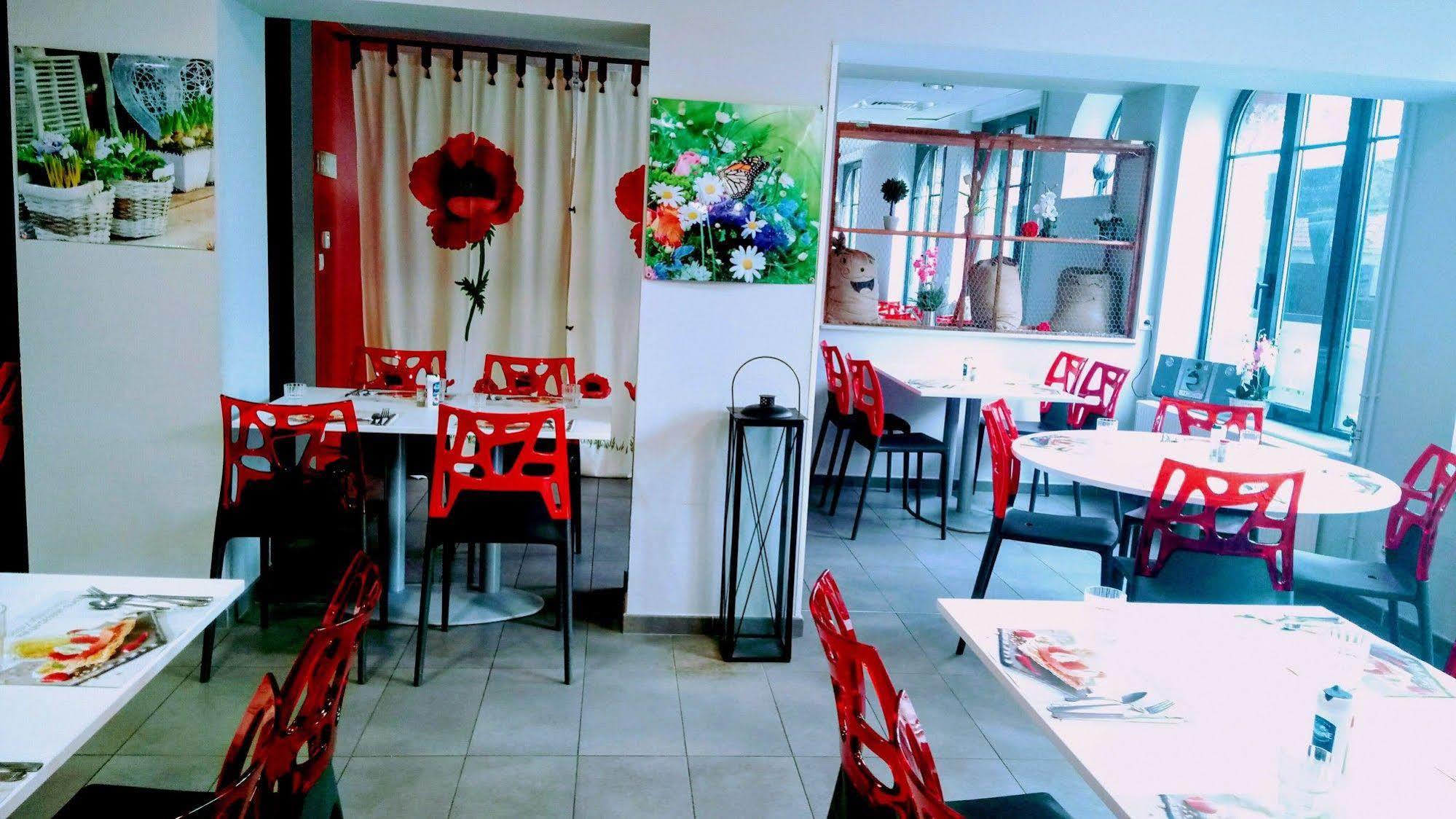 Auberge Des Remparts 페론네 외부 사진