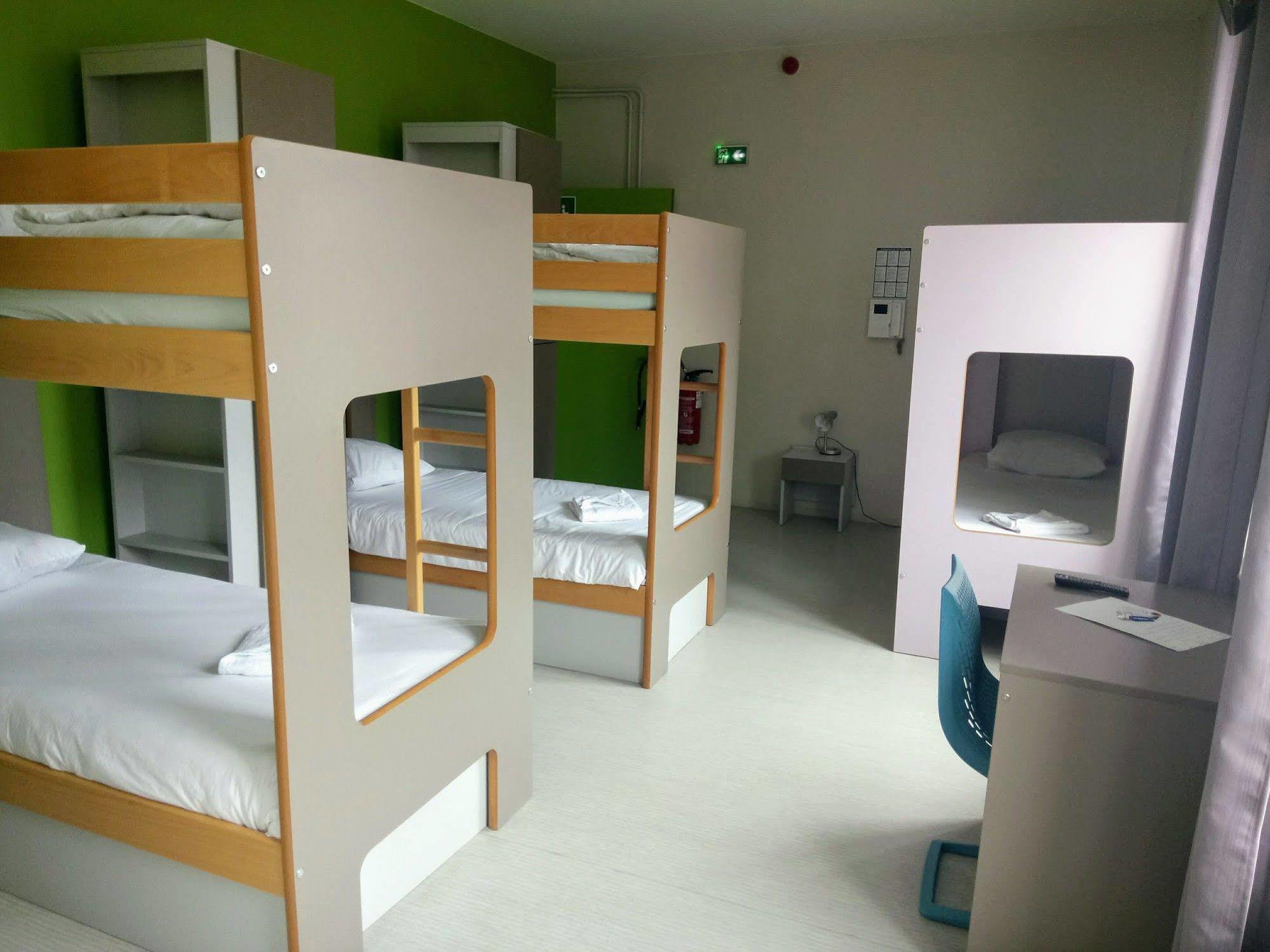 Auberge Des Remparts 페론네 외부 사진